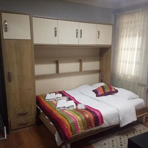 Deluxe Studio